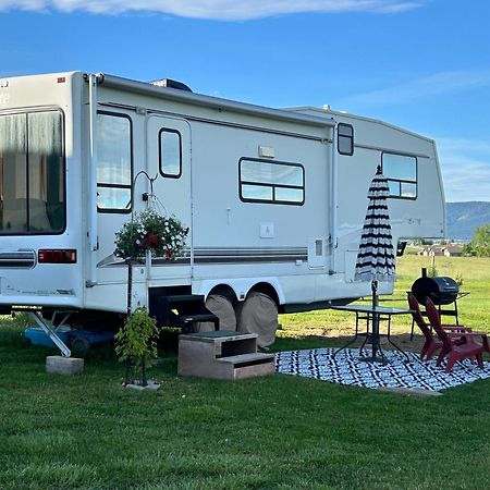 Saint IgnatiusMission Mountain Camperアパートメント エクステリア 写真